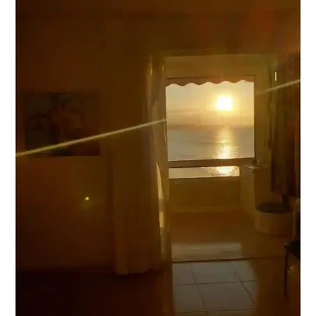 شقة Beautiful Oceanfront With Private Parking