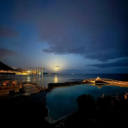 Beautiful Oceanfront With Private Parking 公寓